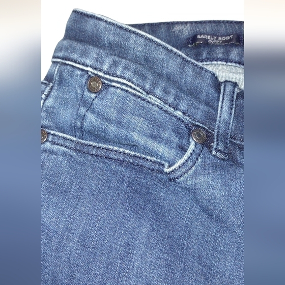 Talbot's Women 5 Pocket Style Jeans - Picture 4 of 9